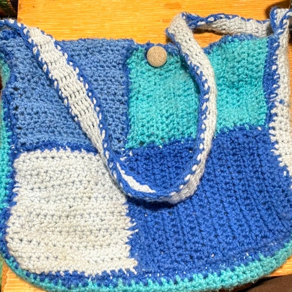 Crochet crossbody purse